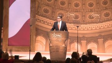 Rick Perry kicks off second day of CPAC with well-received speech