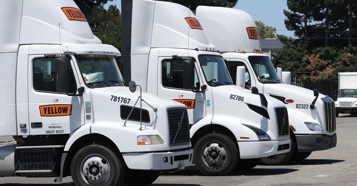 Major trucking corporation with 30,000 workers files for bankruptcy - Real America's Voice News