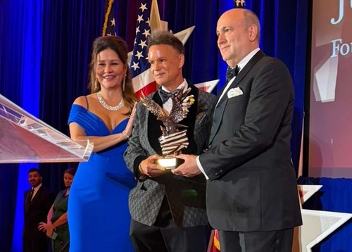 Julio Gonzalez Honored by Hispanic 100 Foundation with American Legacy of Excellence in Business Award