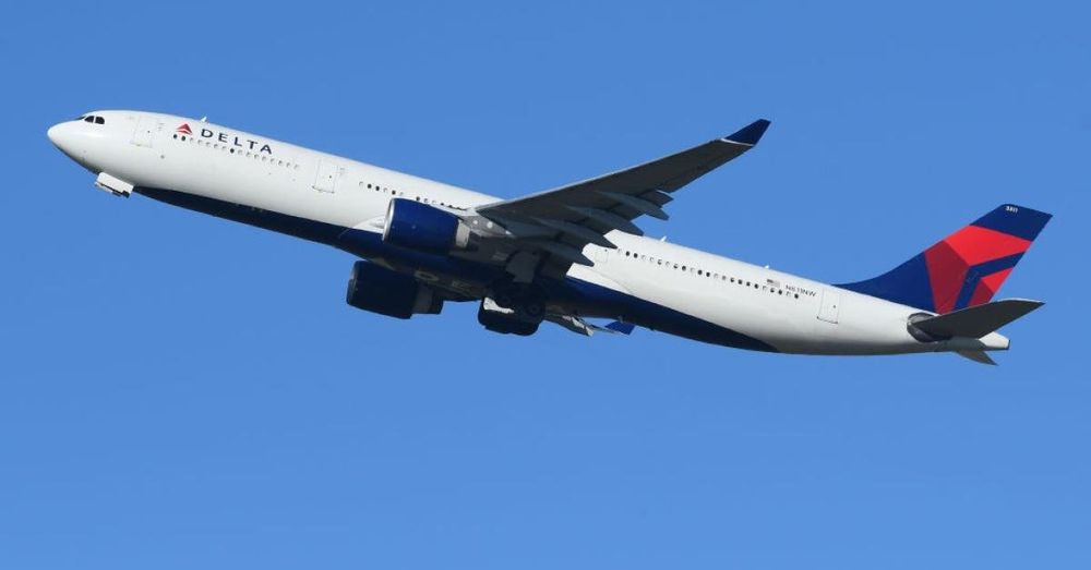 Close call between Delta plane and Air Force jet sets off collision warning alarm