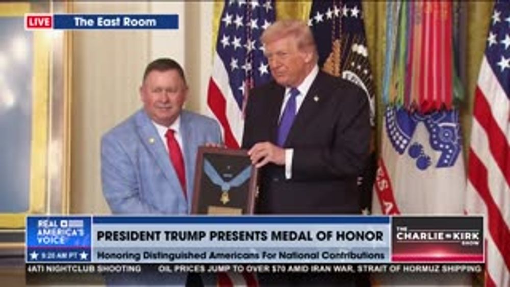 POTUS PRESENTS MOH TO ARMY MASTER SGT