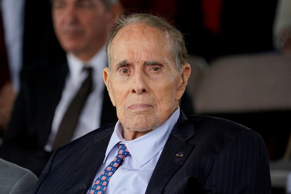 Former US Senator Dole Says He Has Lung Cancer
