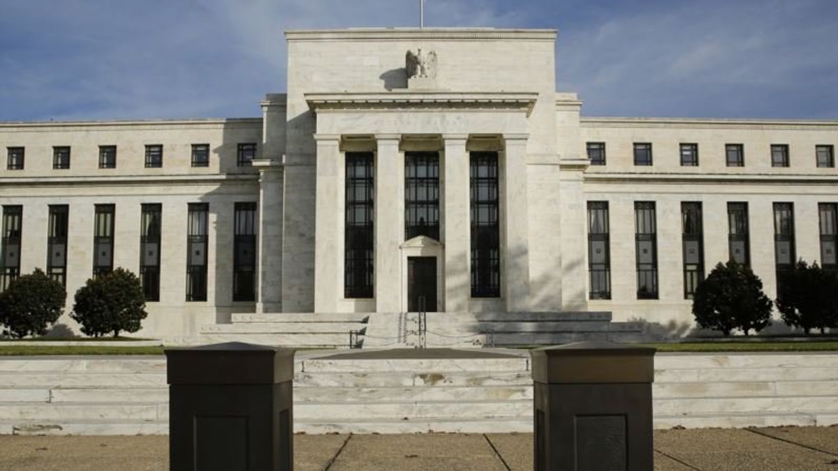 Trump Says Fed Is Raising Interest Rates Too Fast