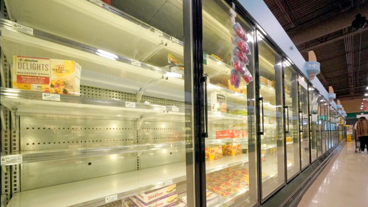 US Shoppers Find Some Groceries Scarce Due to Virus, Weather