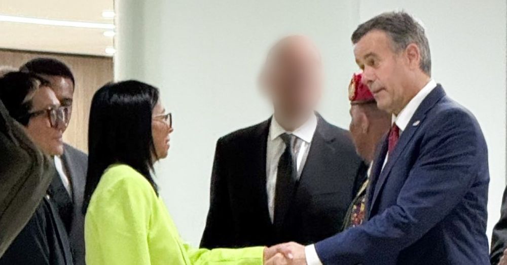 CIA chief meets new Venezuelan leader, warns country to stop consorting with cartels and US enemies