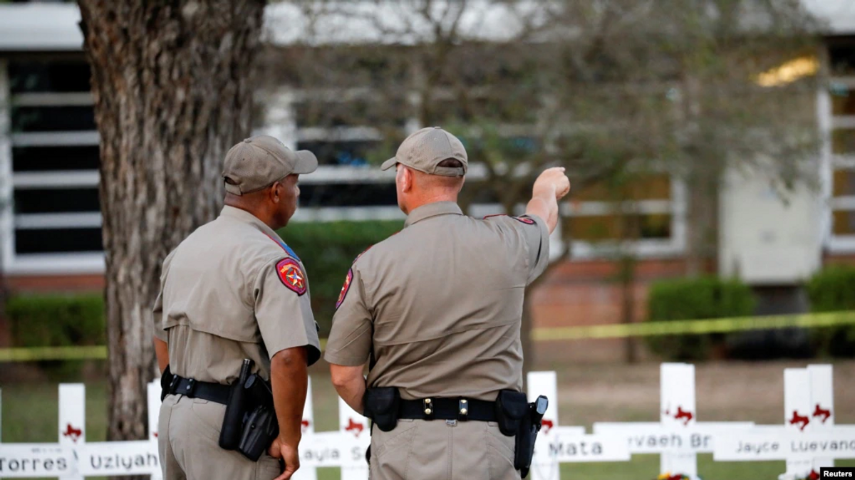 Police Facing Tough Questions About Response to Texas Mass Shooting