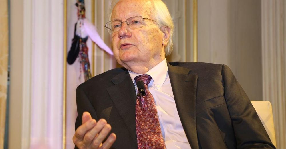 Former White House press secretary and longtime journalist Bill Moyers dies at 91