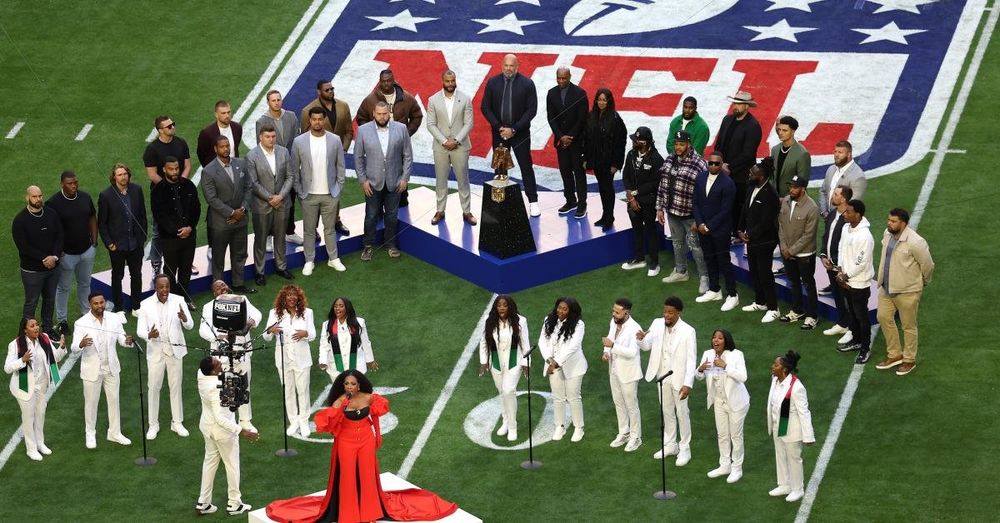 Democratic congressman slammed for criticizing Super Bowl crowd during 'Negro National Anthem'