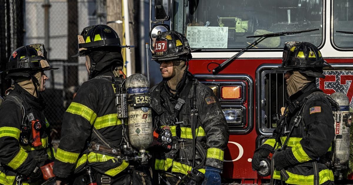 New York City crane catches on fire, collapses into neighboring building - Real America's Voice News