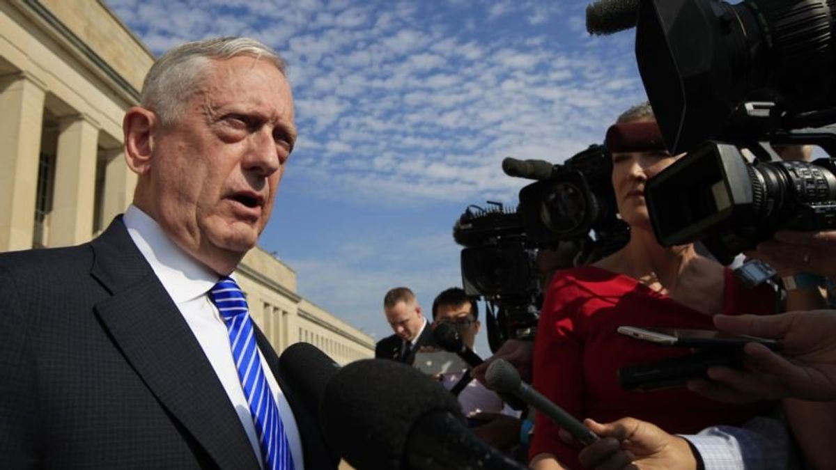 Mattis: US Not Pursuing Regime Change in Iran