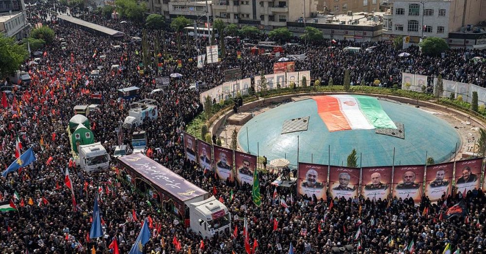 Thousands attend public funeral for top Iranian commanders killed in Israeli strikes