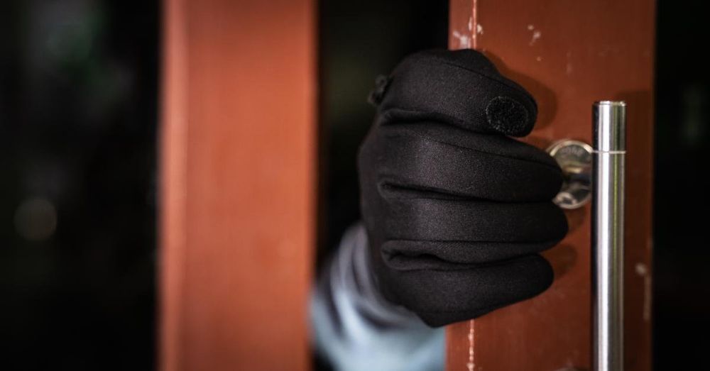Thieves break into Louvre Museum in Paris and steal ‘priceless’ jewelry