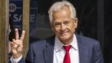 Peter Navarro requests the Supreme Court allow him to avoid reporting to prison pending appeal