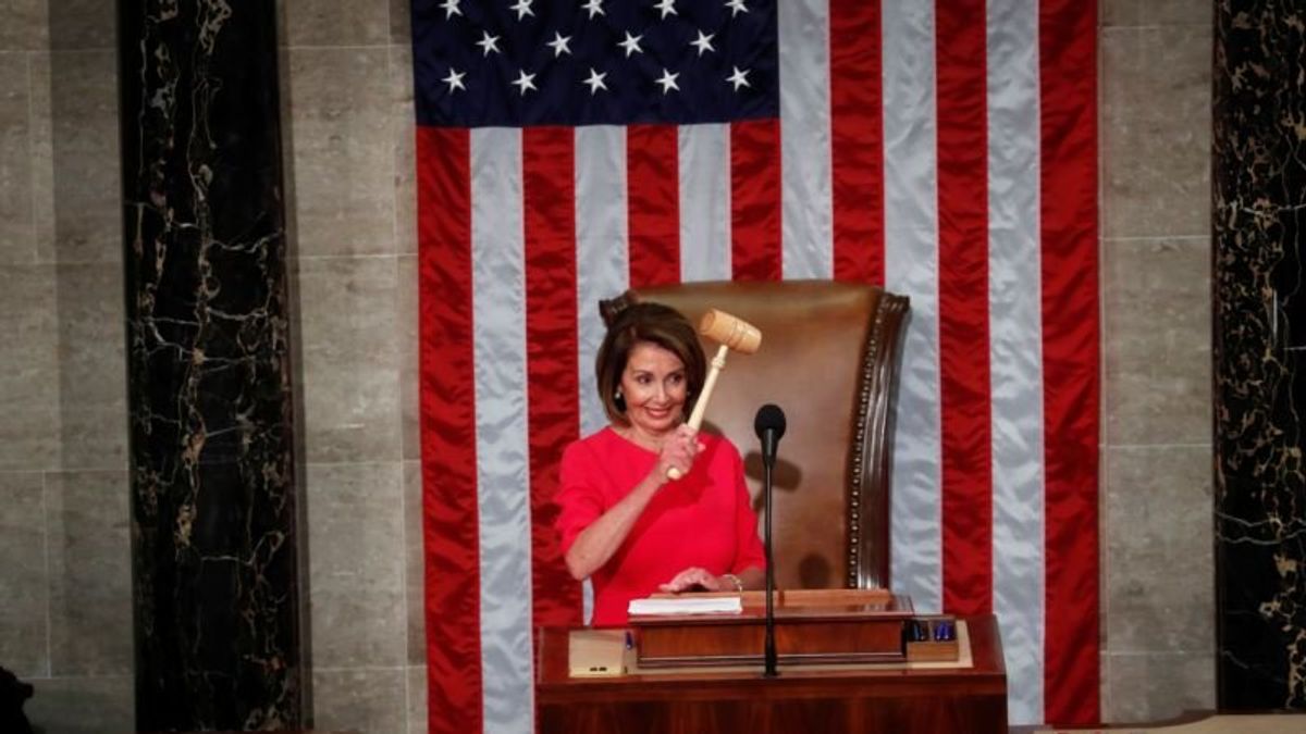 Pelosi Returns as House Speaker to Face Trump Challenge