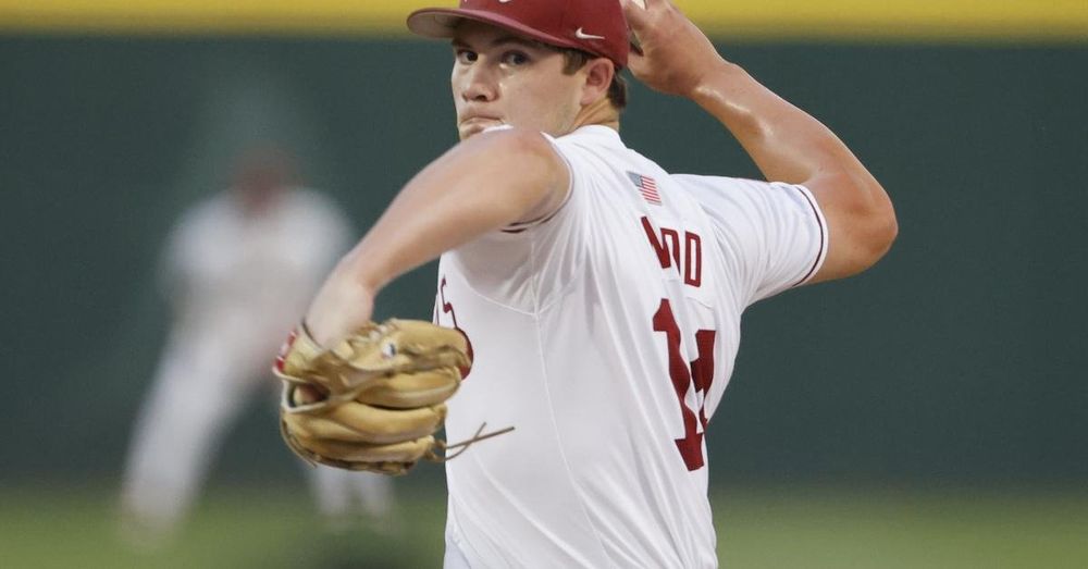 Arkansas baseball player pitches historic no-hitter during College World Series