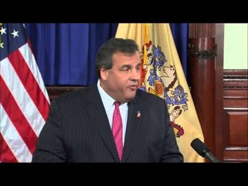 Chris Christie fires aide, apologizes for N.J. traffic jams