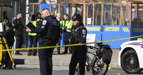 DC metro shooting leaves 'heroic' worker dead, 3 people injured
