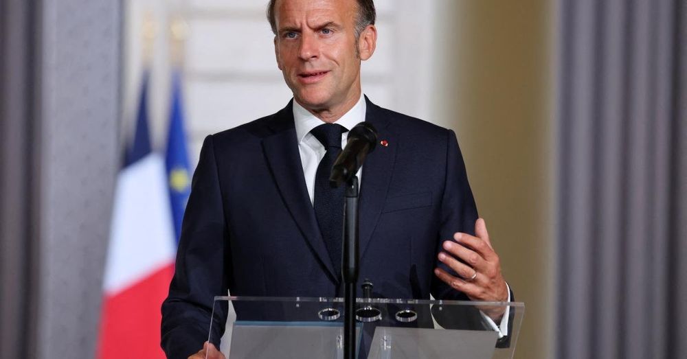 Macron, Trump talks after Iran ceasefire fractures, say France 'ready to support' peace, Hormuz deal