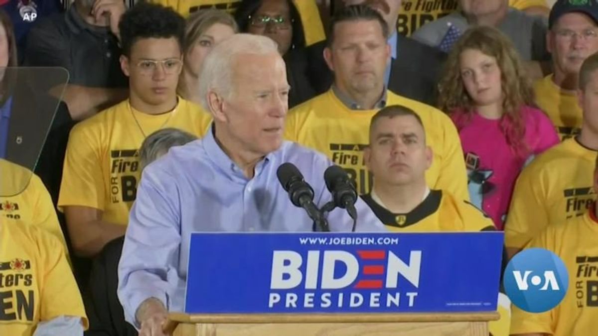 Biden Surges Into Lead in Democratic Primary Race
