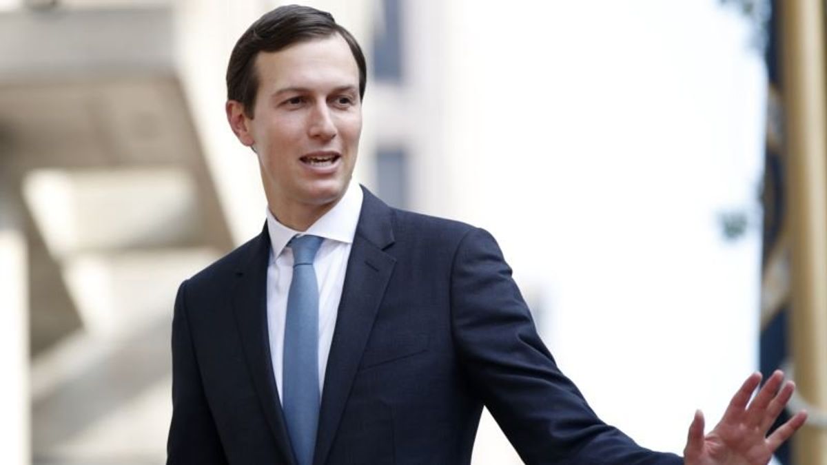 Mexico to Bestow Top Honor on Trump Son-in-law, Sparking Twitter Outcry