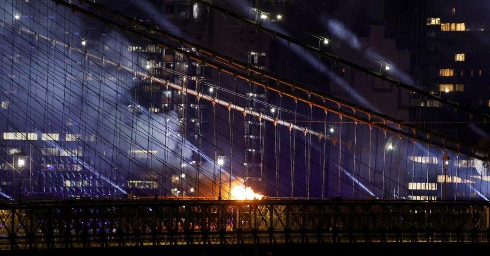 Brooklyn Bridge catches fire during New York City's aerial fireworks display