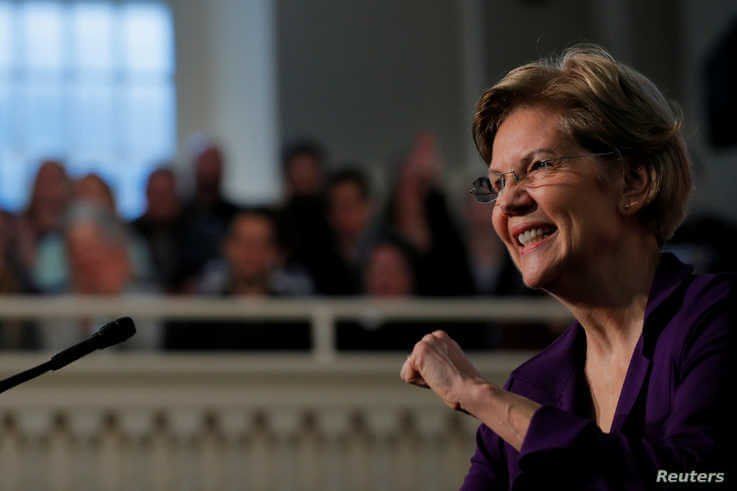 FILE PHOTO: Democratic 2020 U.S. presidential candidate and U.S. Senator Elizabeth Warren (D-MA) delivers a speech, on the one…