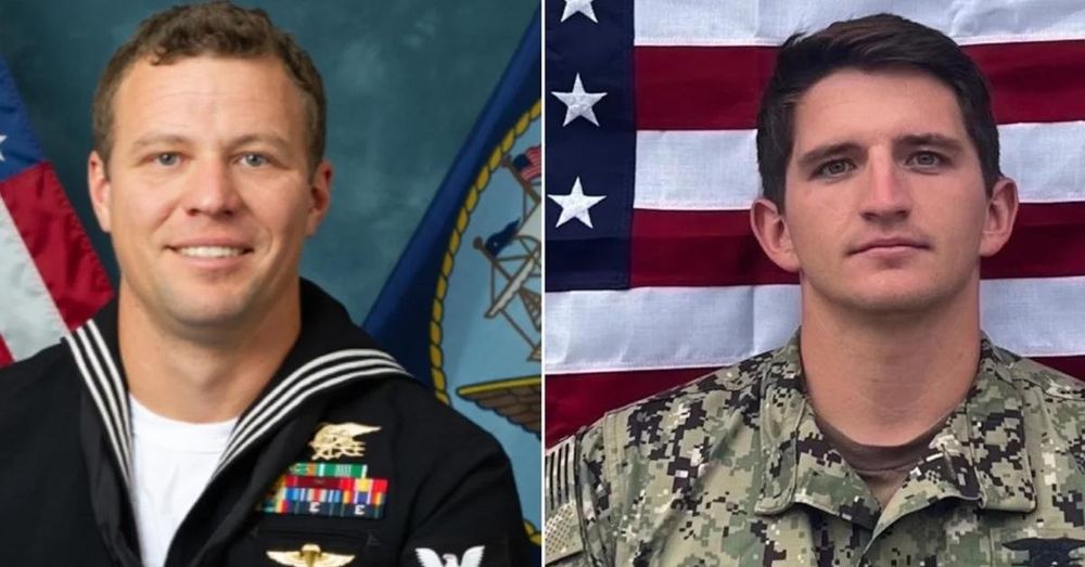 US identifies Navy SEALs presumed dead as condolences pour in