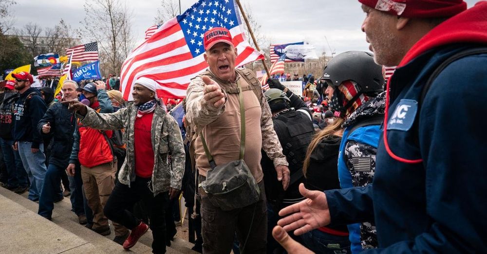 Ray Epps, center of Jan 6 conspiracy theory, charged in connection with riot
