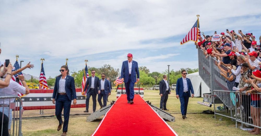 Trump considers Las Vegas for 2026 GOP midterm convention: report