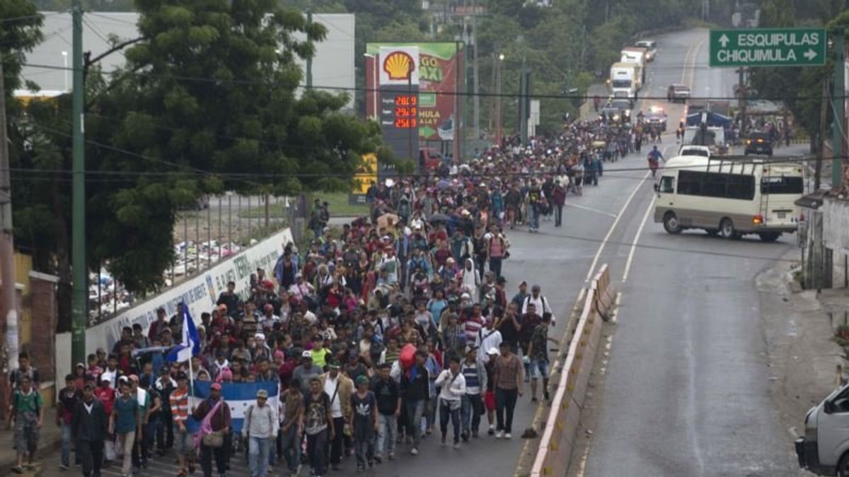 Migrants Moving Again in Guatemala; Trump Targets Democrats