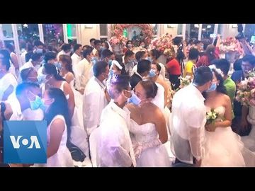 Couples in the Philippines Tie the Knot En Masse Amid Coronavirus Fears