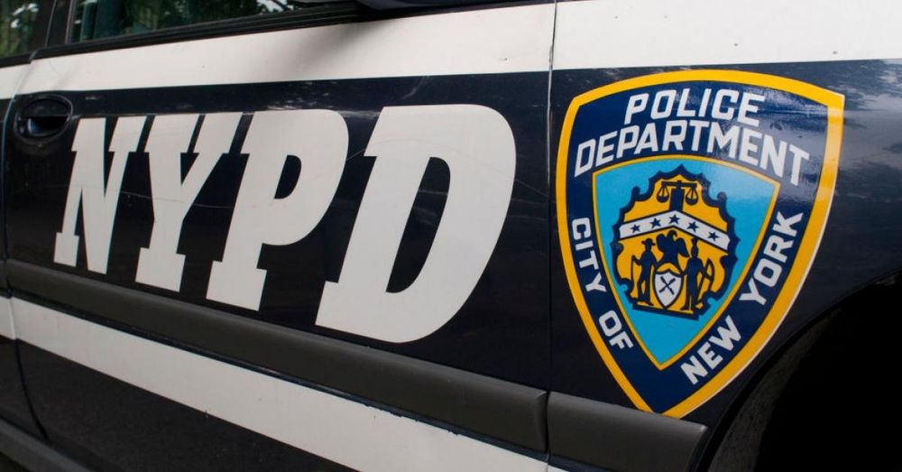 Police hunting suspect for allegedly setting 11 NYPD cars on fire