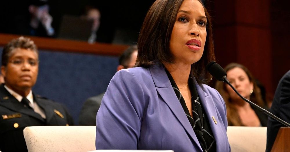 DC Mayor Bowser, whose city is at center of Dems' power struggle with Trump, not seeking reelection