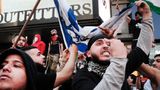 Violent clashes erupt between pro-Palestinian and pro-Israel protestors in Times Square