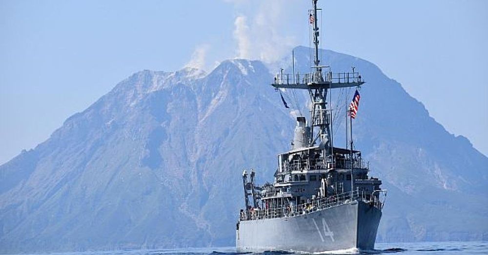 CENTCOM warns ships it will 'force compliance' with Hormuz blockade