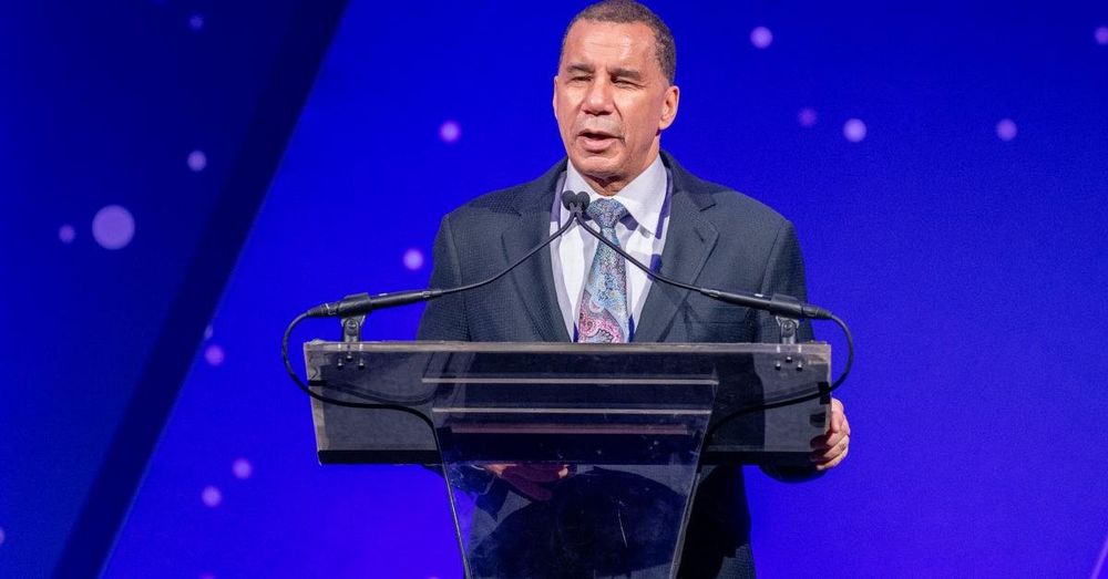 Former New York Gov. David Paterson and his stepson were attacked while walking dog: report