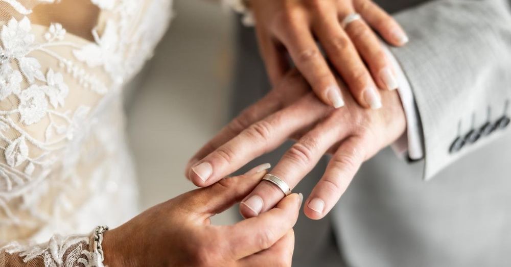Green cards for sale: Feds bust another sham-marriage ring as prices hit $100,000 per arrangement