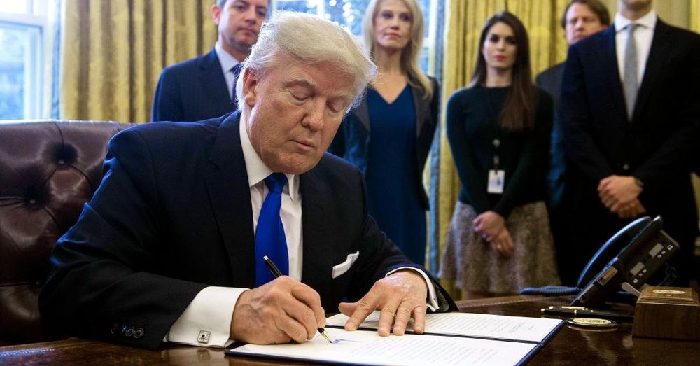 New York business groups back Trump's gas pipeline expansion