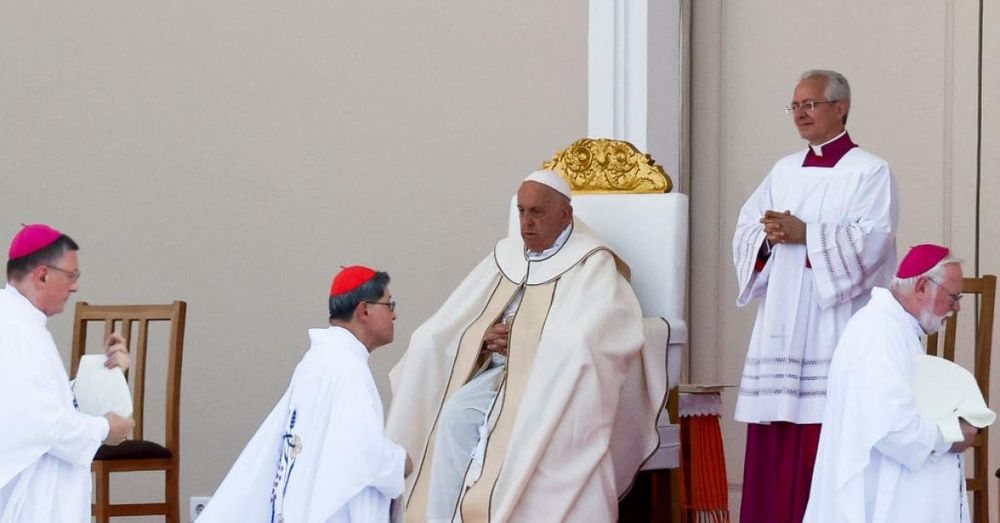 Pope's final mass in East Timor draws about half the population