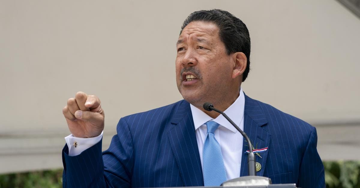 Seattle mayor targets ICE in proposing ban on law enforcement face coverings - Real America's Voice News