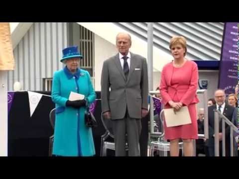 Nicola Sturgeon sings God Save the Queen