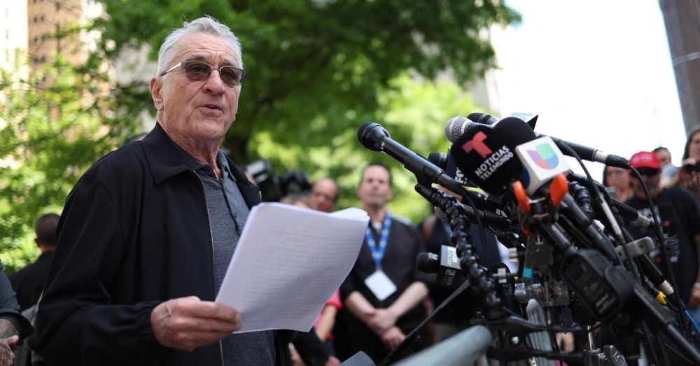 Broadcasters association rescinds award for De Niro after appearance outside Trump trial