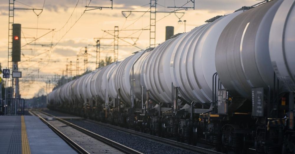 Chemical leak from train car prompts evacuations in Ohio