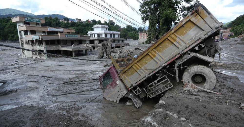 Officials claim hundreds are dead in Nepal flooding, more than 1,400 remain missing