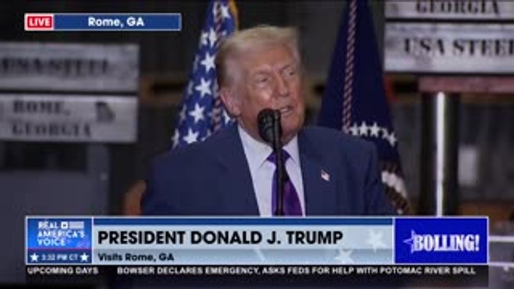 GA CROWD LOVES PRESIDENT TRUMP
