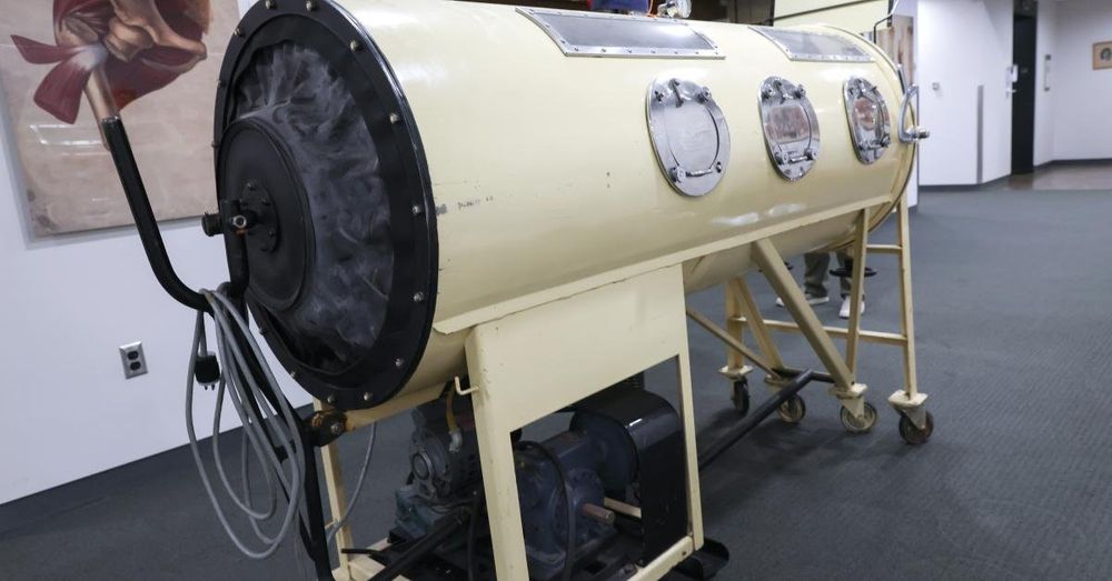The last American in an iron lung from polio dies at 78
