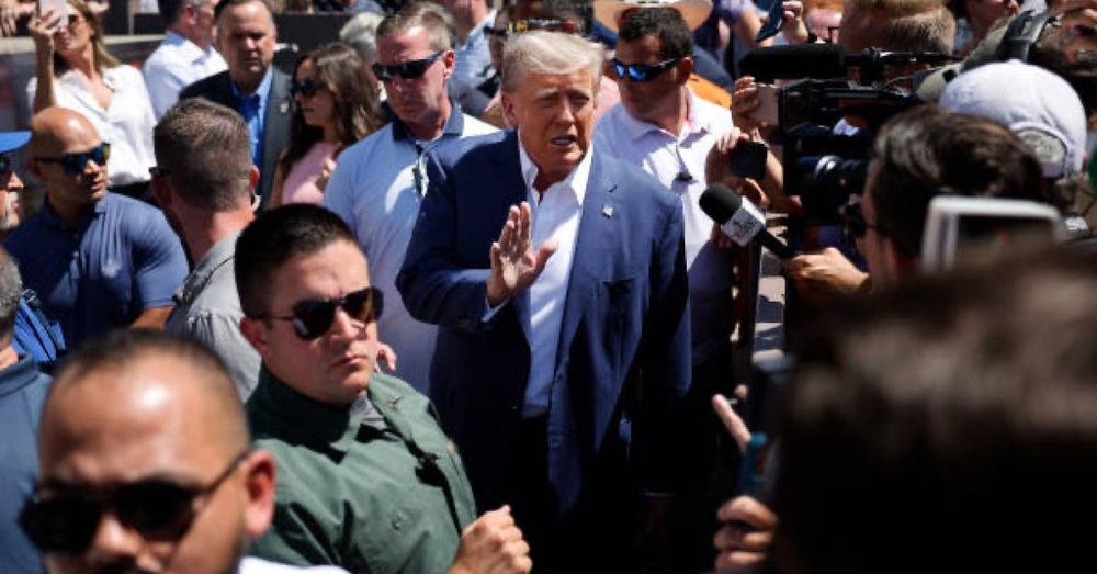 Trump arrives at Fulton County jail to surrender for election charges in Georgia case