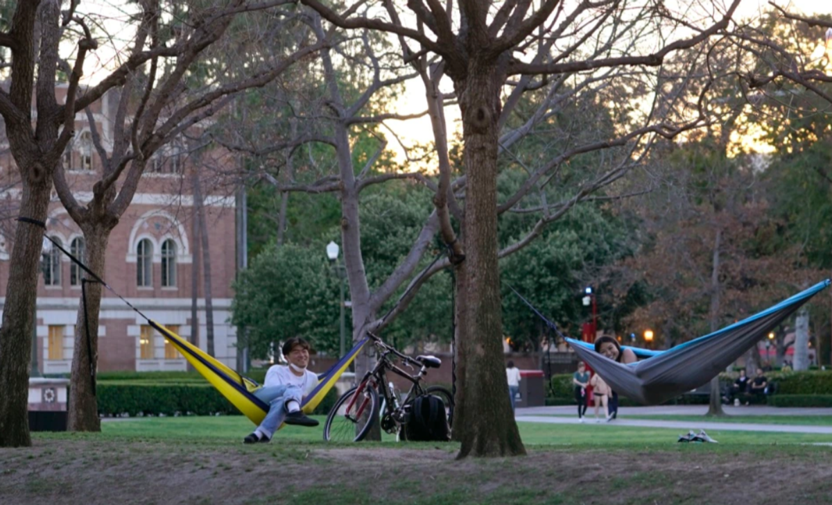 Mask Mandates Return to US College Campuses as Cases Rise