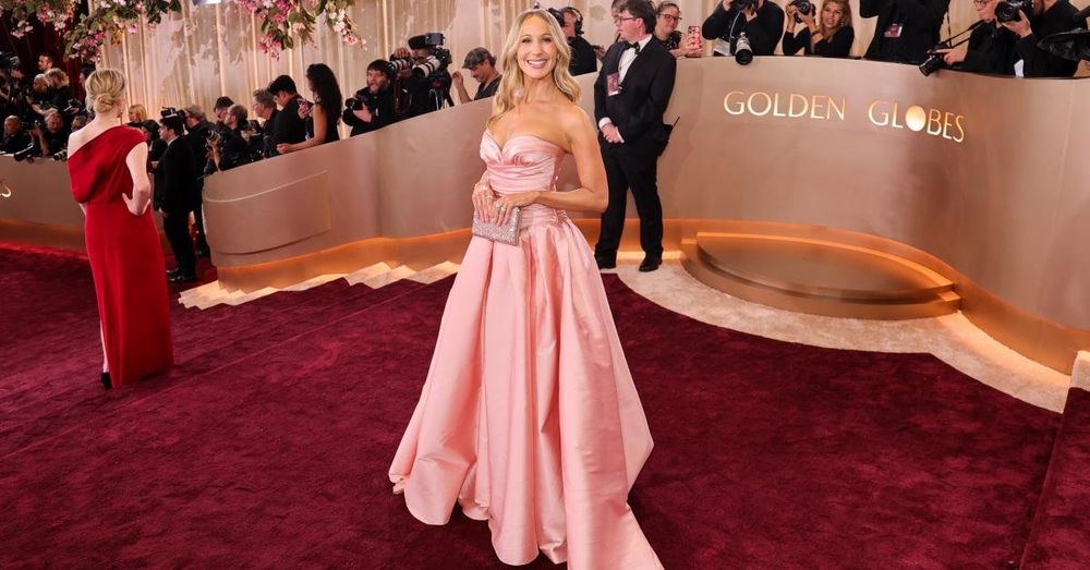 Golden Globes host Glaser says CBS News, post management shakeup, newest US place to see 'BS news'