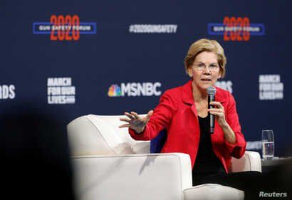 U.S. Democratic presidential candidate Senator Elizabeth Warren (D-MA) responds to a question during a gun safety forum in Las Vegas, Nevada, Oct. 2, 2019. 